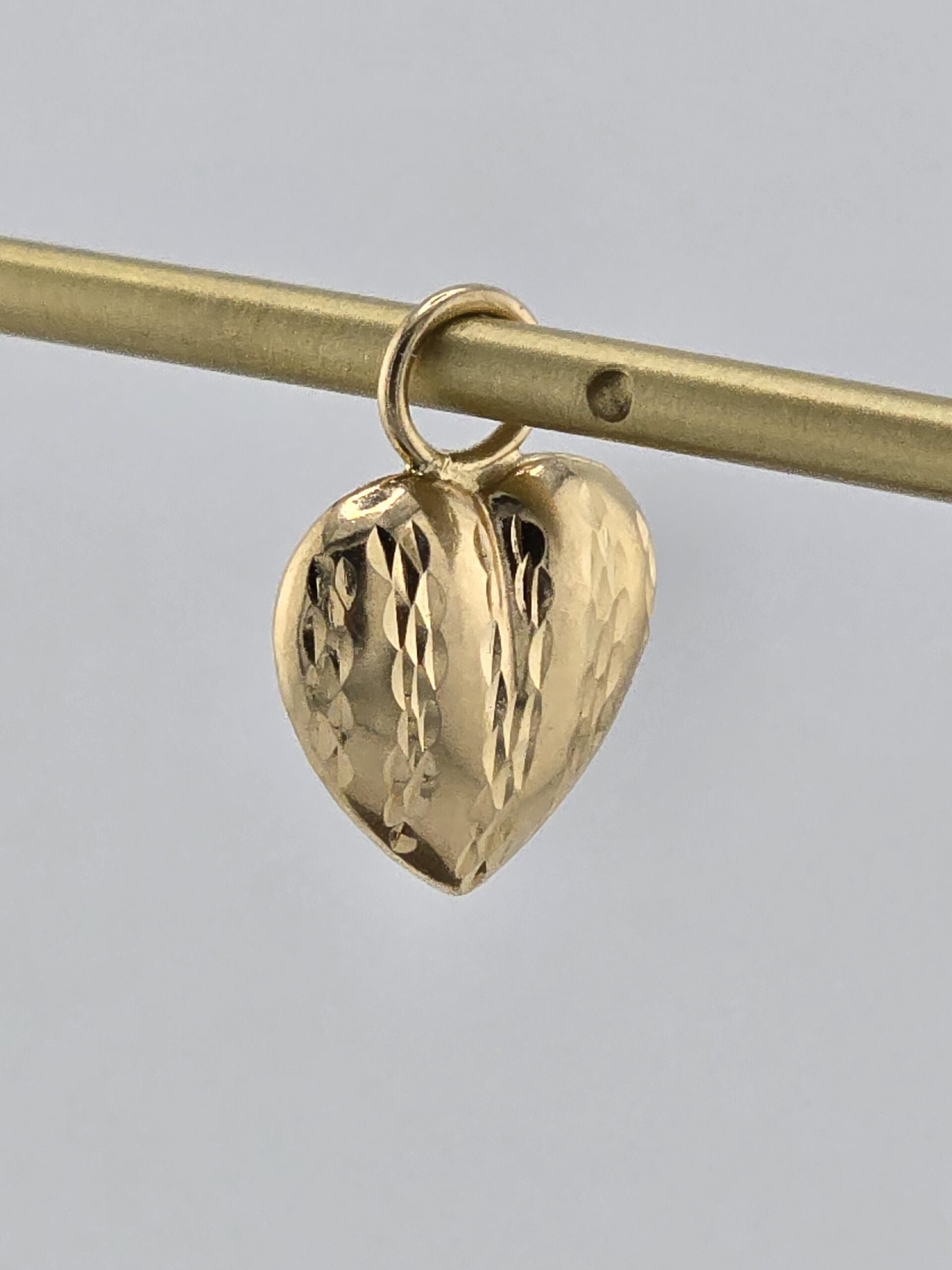 Vintage 14K yellow gold 3D double-sided heart pendant - front view
